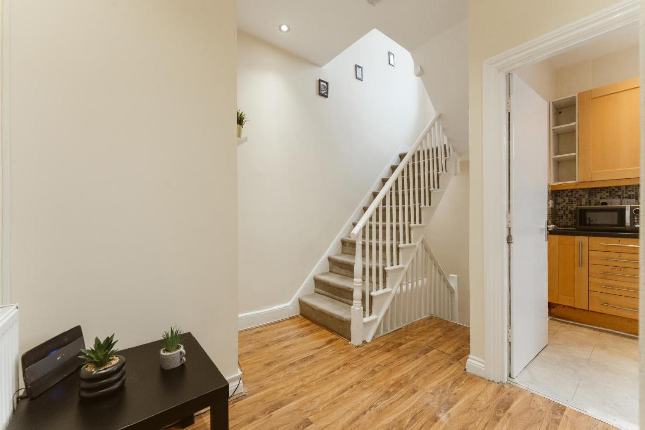 Mile End Rooms 57A London Eksteriør billede